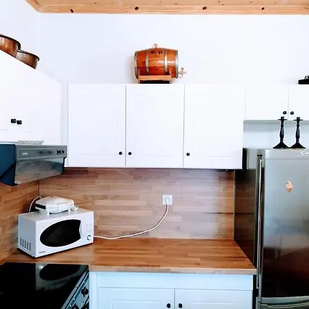 Ferienhaus Cozy For 4 Lávdhas